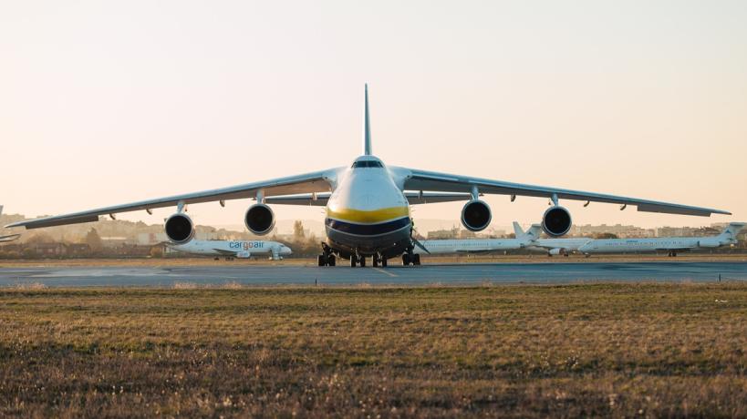 Ан 124 Руслан самолети