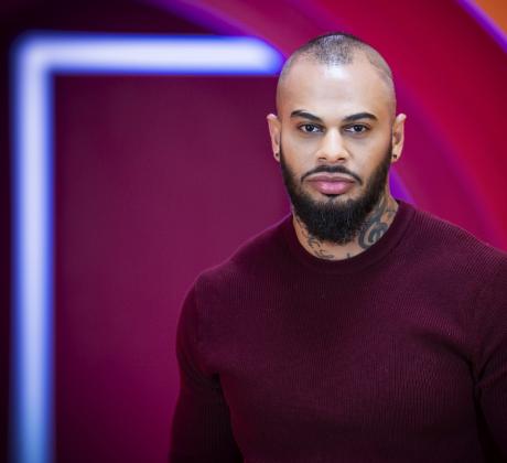 Диджеят Иван Абаджиев е изгонен от Big Brother заради агресивно