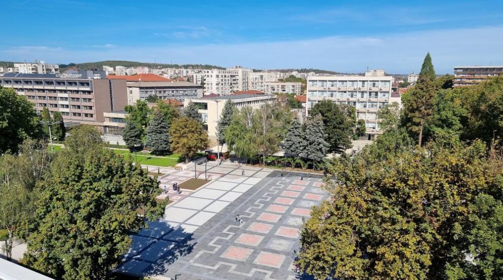 Запалиха лични автомобили на служител в инспекцията по труда в Монтана