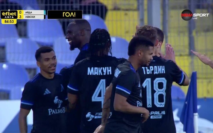 Левски поведе с 3:0 след автогол на Виячки