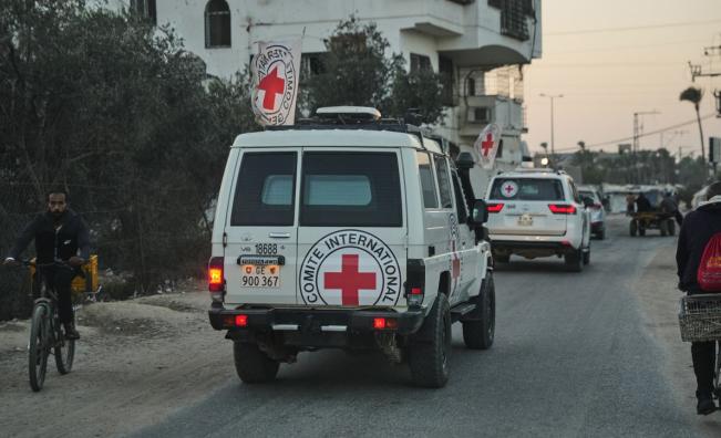 Израел обяви, че Червеният кръст е получил останките на трима заложници в Газа