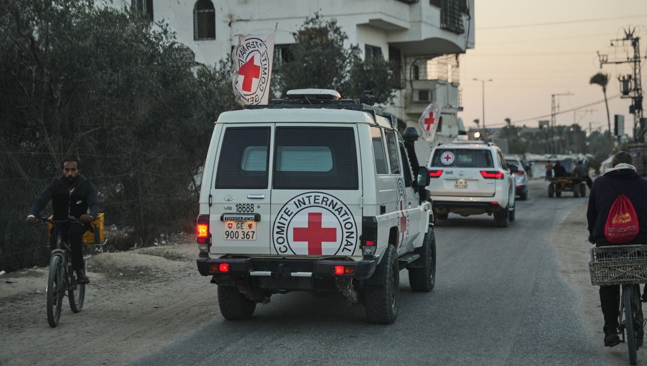 Израел обяви, че Червеният кръст е получил останките на трима заложници в Газа