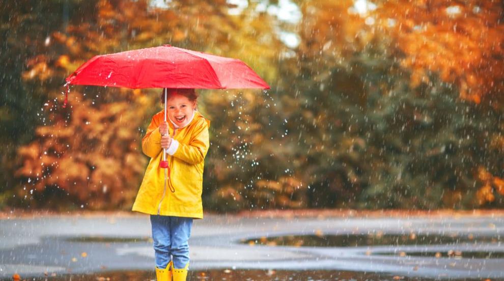 Опасно време във вторник: Оранжев и жълт код за значителни валежи