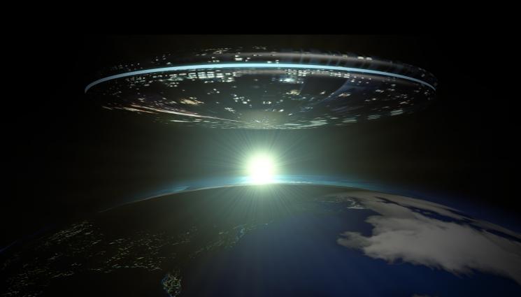 НЛО - ВЕЧЕ Е СИГУРНО? Извънземен кораб обикаля Слънчевата система?!