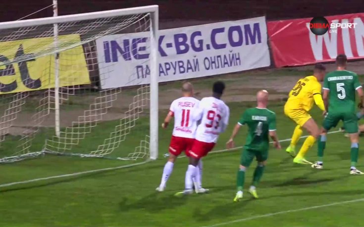 Димитър Евтимов и гредата попречиха на ЦСКА 1948 да поведе във Враца