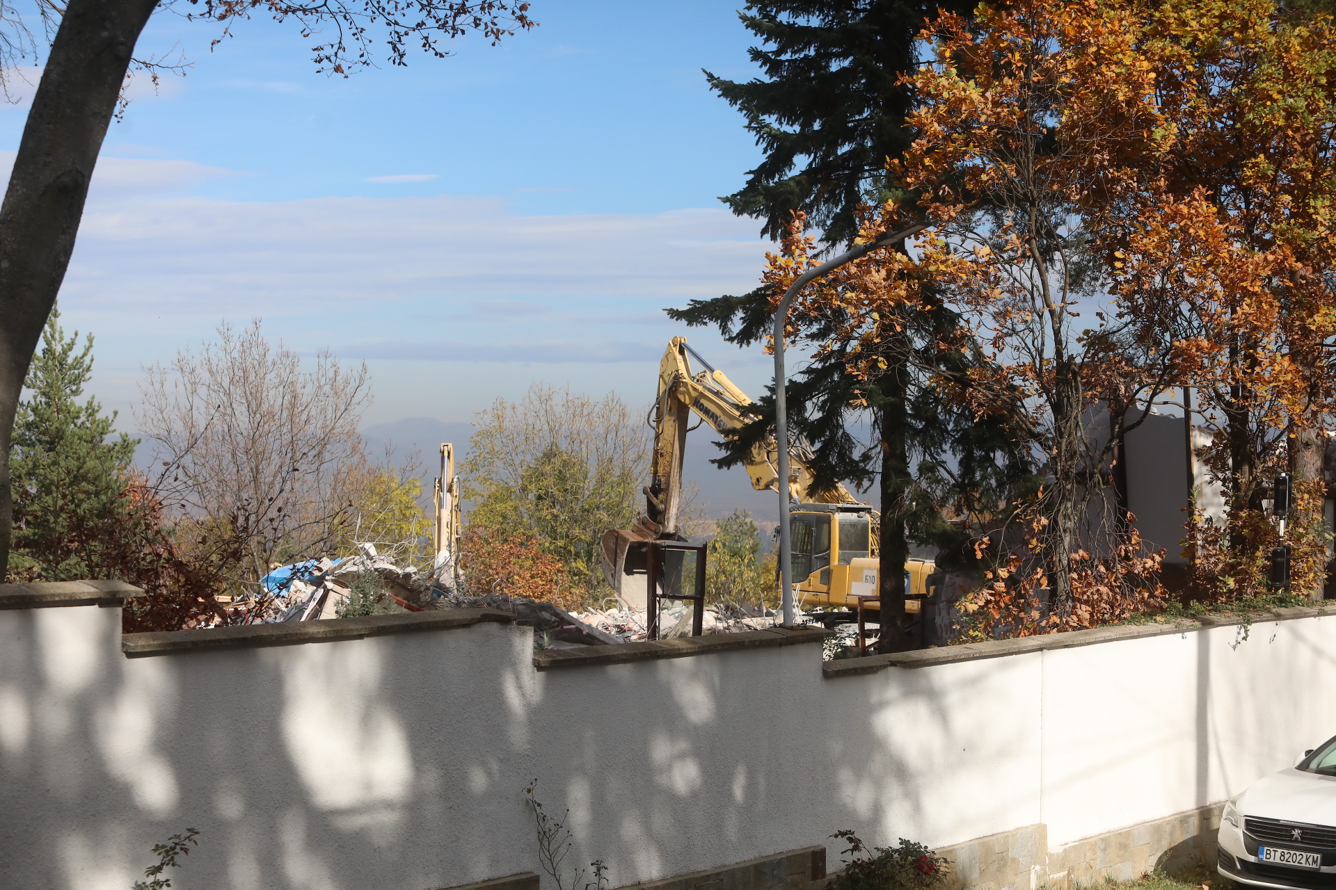 <p>Срутиха напълно бившата резиденция на Ахмед Доган в &quot;Бояна&quot;</p>