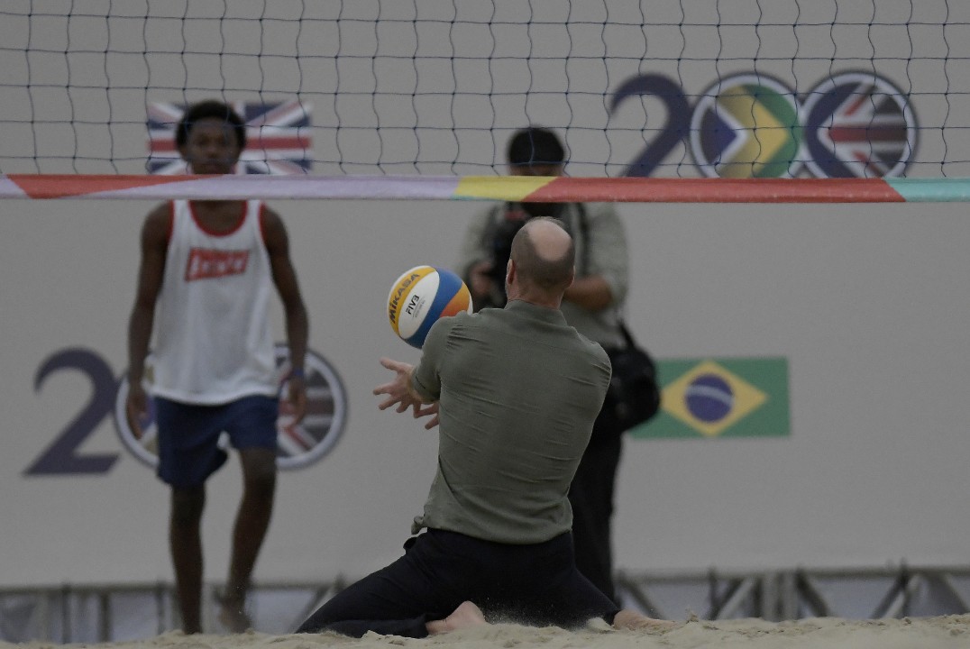 <p>Принц Уилям показа по-неформалната си страна и говори за нуждата от повече добри лидери в първия ден от официалната си визита в Бразилия. Херцогът на Кеймбридж е в страната за цяла седмица по повод годишните си награди Earthshot и конференцията на ООН за климата &ndash; COP30.&nbsp;</p>