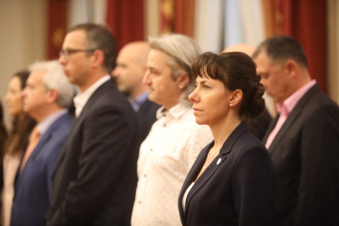 <p>Президентът Румен Радев връчи националното знаме на 34-тата българска полярна експедиция. На церемония в Гербовата зала знамето прие ръководителят на експедицията проф. Христо Пимпирев.</p>