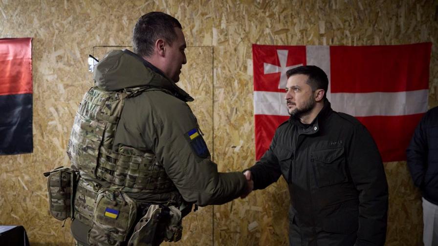 Зеленски посети войските на фронтовата линия в Източна Украйна