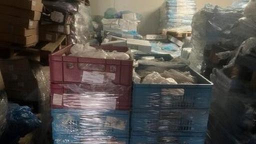 Откриха над 70 тона пилешко без документи в София