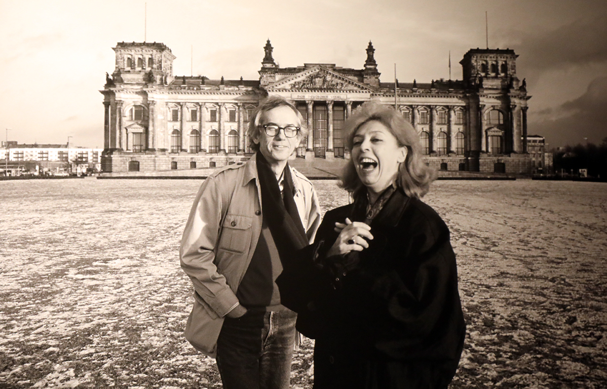 <p>Кристо и Жан-Клод Опакованият Райхстаг</p>