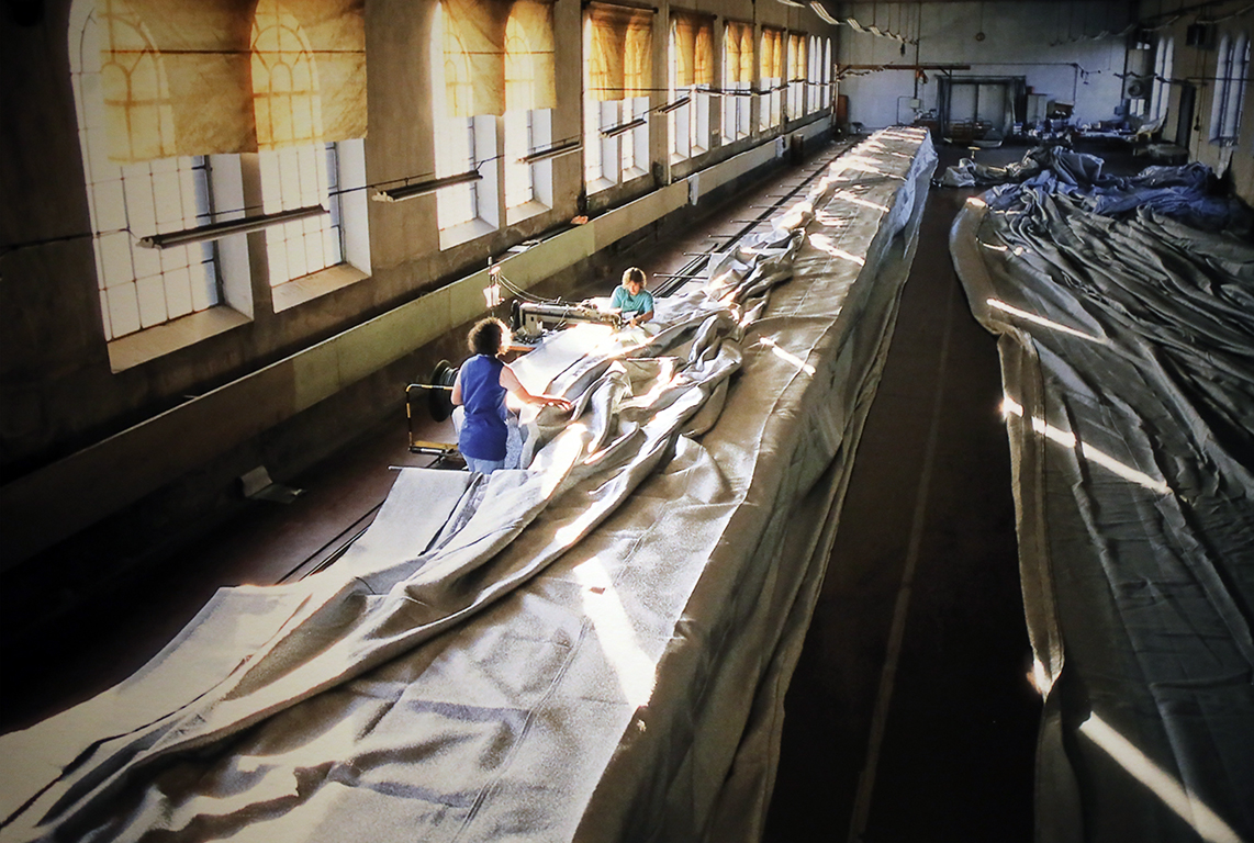 <p>Кристо и Жан-Клод Опакованият Райхстаг</p>