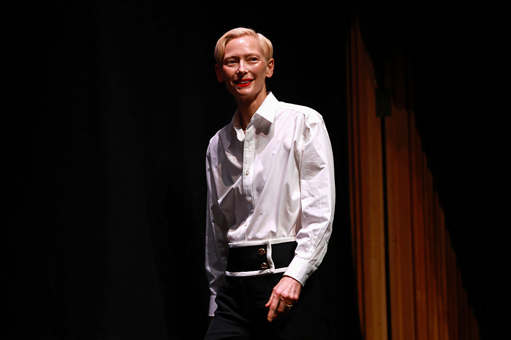 Студената красота на Тилда Суинтън