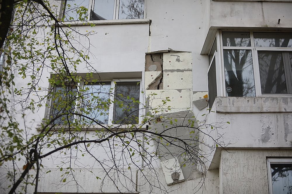 Разцепеният блок в кв. „Хаджи Димитър“ в София