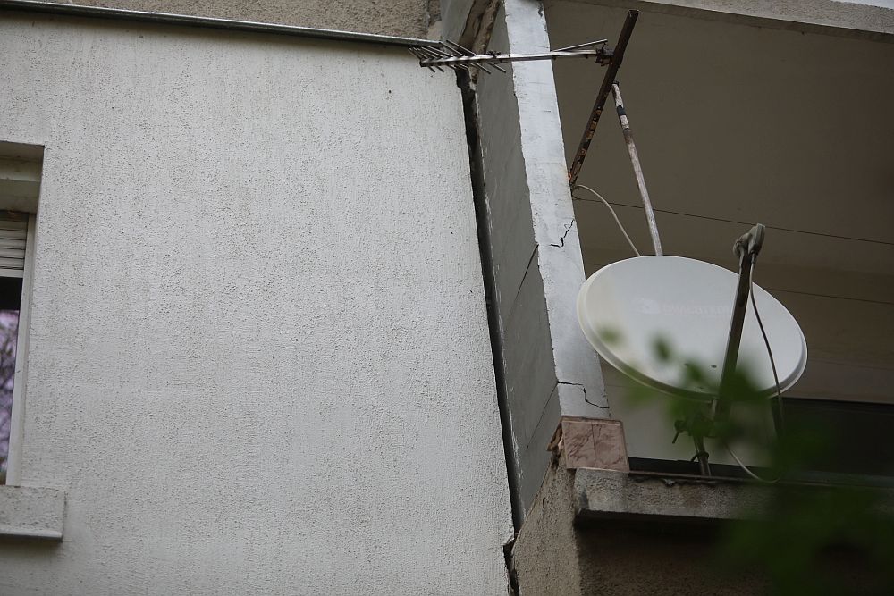 Разцепеният блок в кв. „Хаджи Димитър“ в София