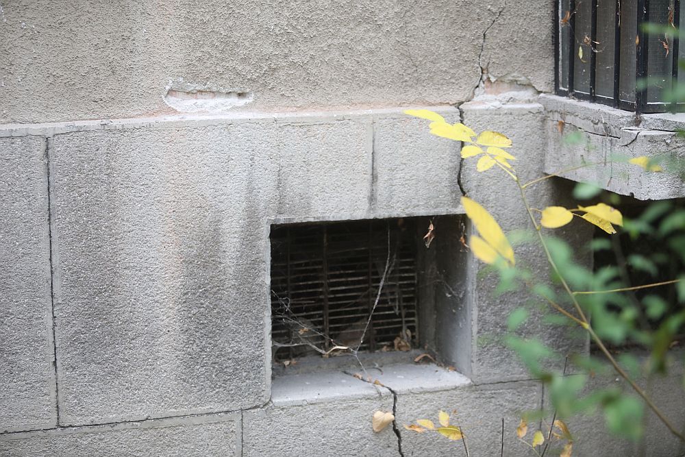 Разцепеният блок в кв. „Хаджи Димитър“ в София