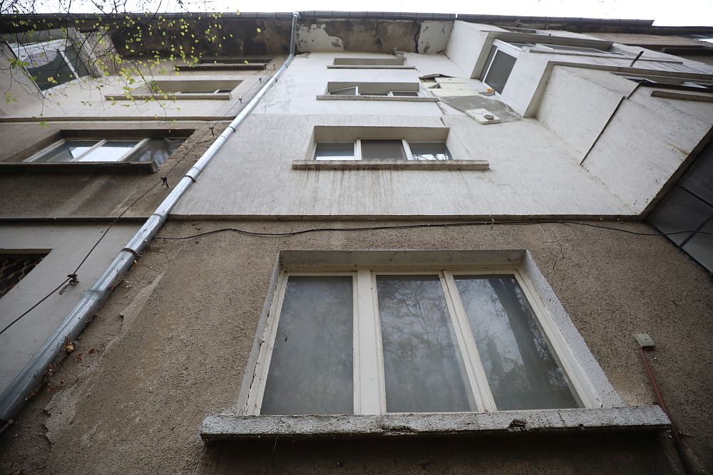 Разцепеният блок в кв. „Хаджи Димитър“ в София