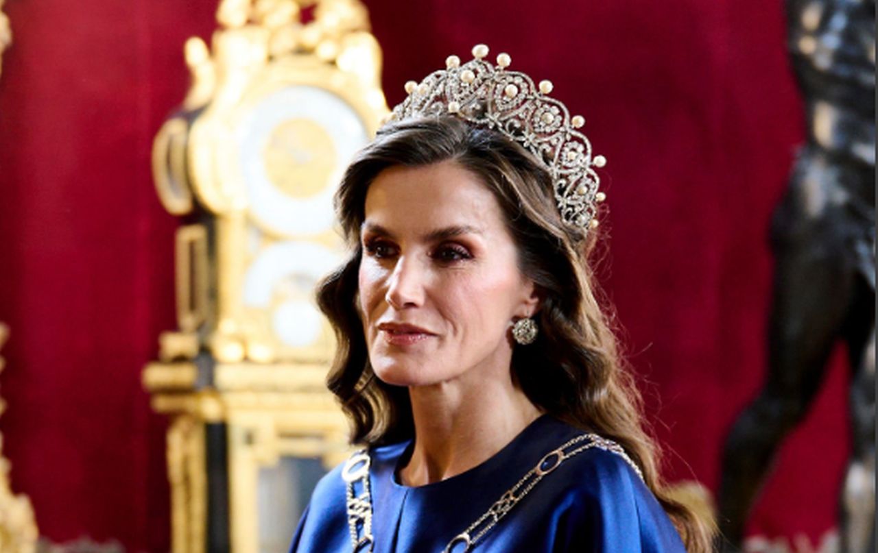 Кралица Летисия блести с емблематична тиара на гала вечеря за султана на Оман