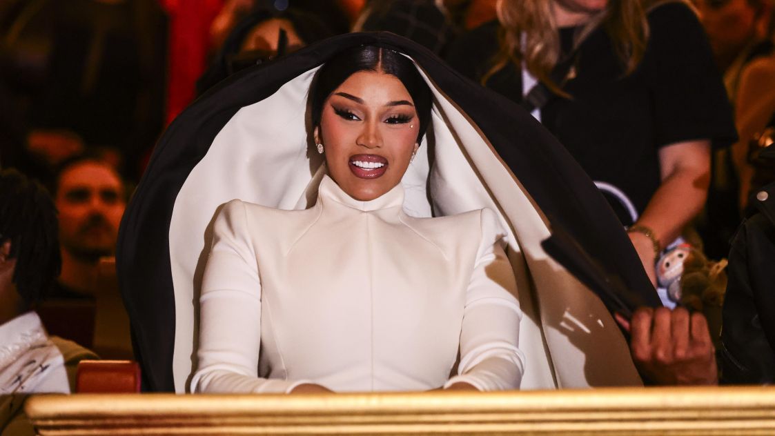 Гаджето на Cardi B се оказа баща на бебето на моделка