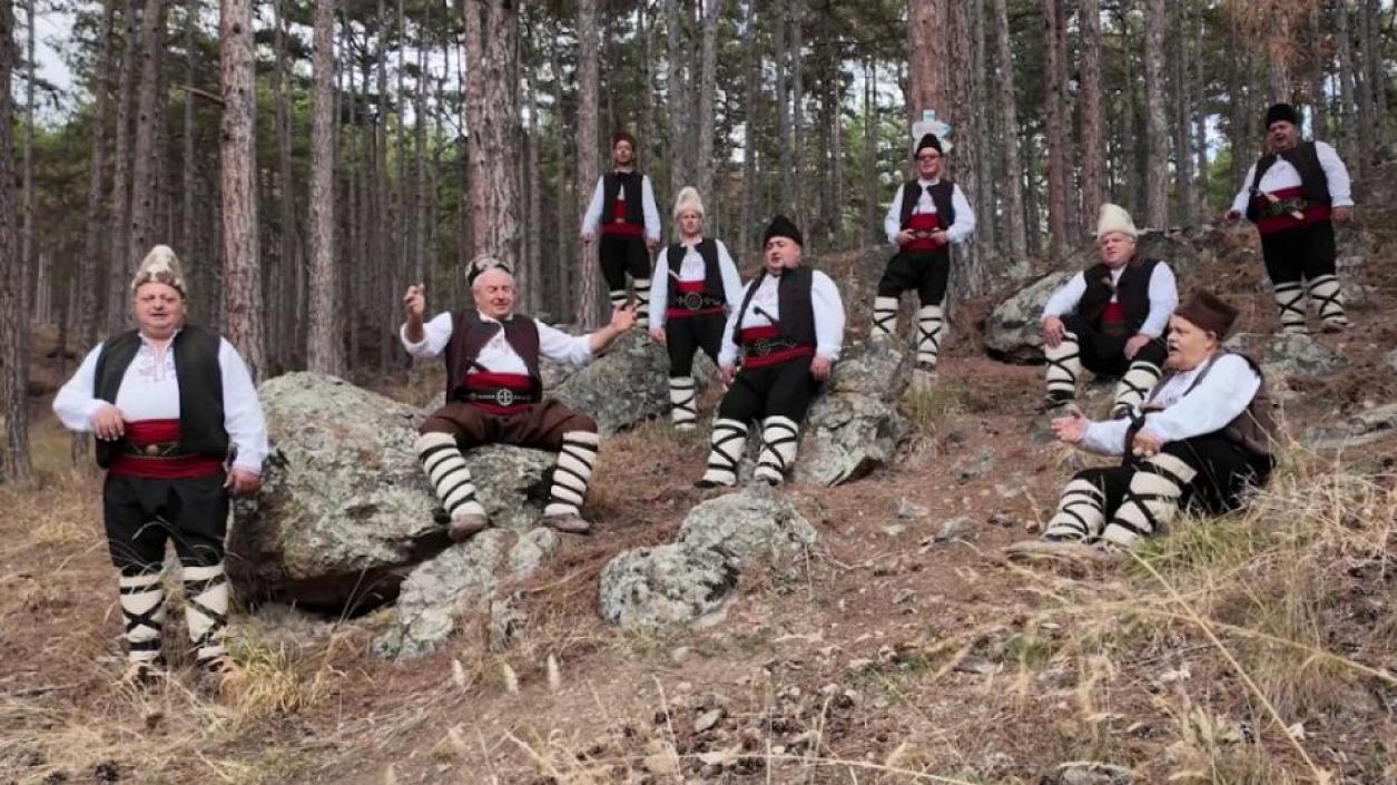 Дъбенската група изненада с китка от родопски песни