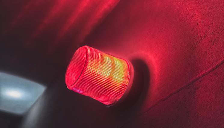 внимание - ЕВАКУАЦИЯ И ПАНИКА: Амоняк изтича след мощна експлозия в завод в Мисисипи!