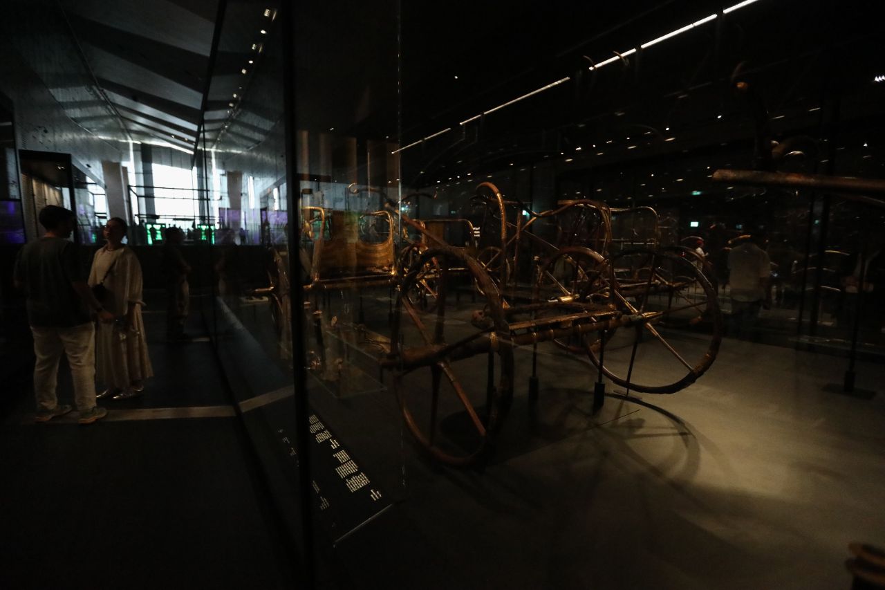 <p>Поглед към гигантския музей до пирамидите в Гиза.</p>