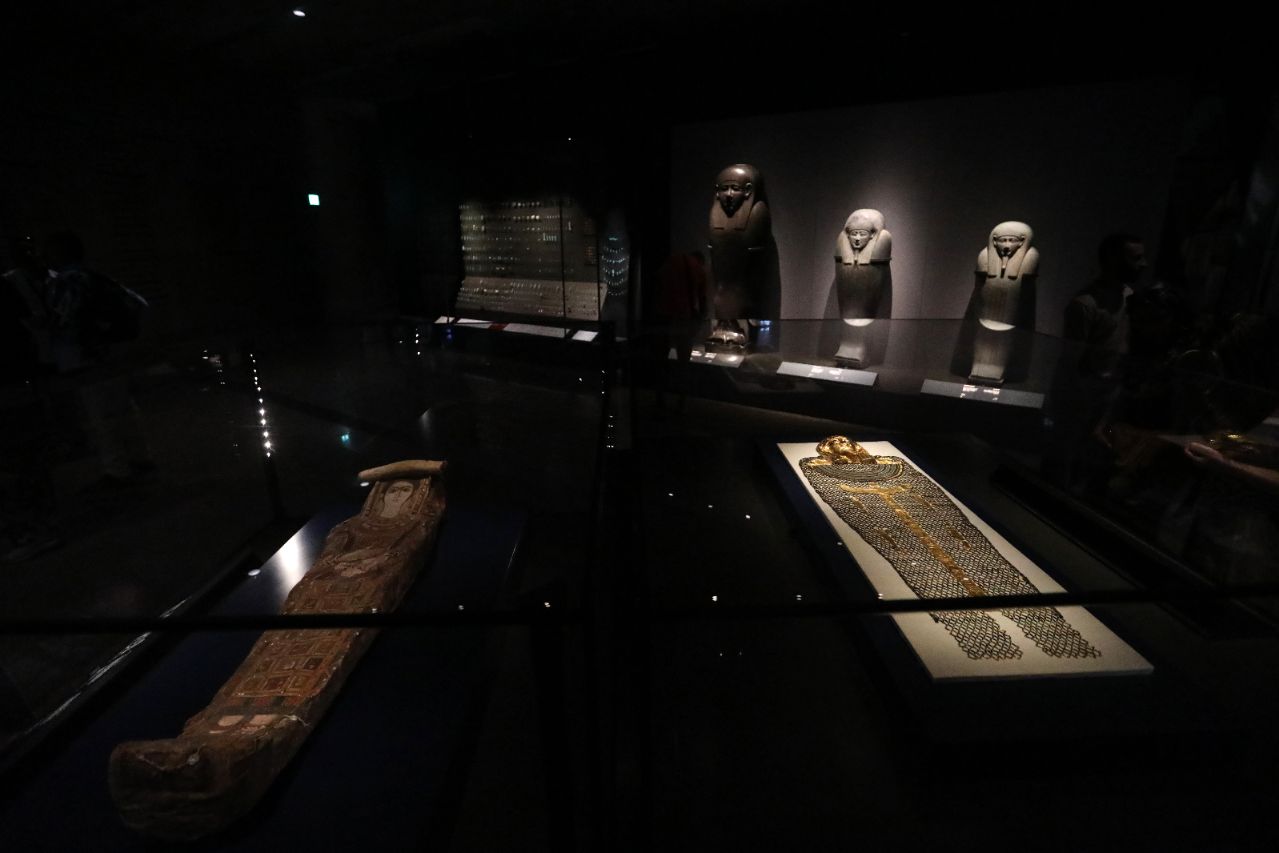 <p>Поглед към гигантския музей до пирамидите в Гиза.</p>