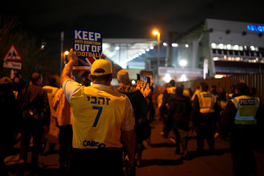 Астън Вила Макаби Тел Авив протести1