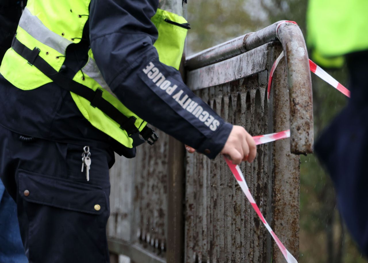 <p>Кола с мигранти падна в езерото Вая край Бургас, има жертви</p>