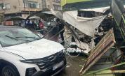 Автомобил се вряза в пазар в Казанлък (СНИМКИ)