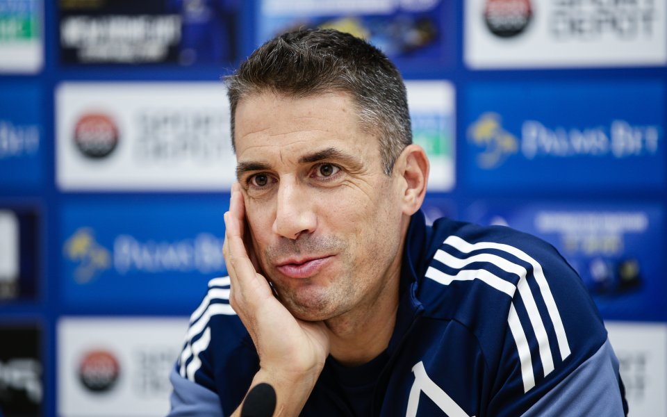 Веласкес: Подготвени сме максимално добре, не обичам да правя сравнения между треньорите