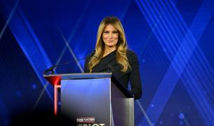 Първата дама на САЩ Мелания Тръмп с отличие за „Патриот на годината“