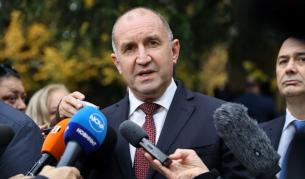 <p>Радев за &quot;Лукойл&quot;: Опасявам се, че може да се стигне до сценария&nbsp;&quot;Булгартабак&quot;</p>