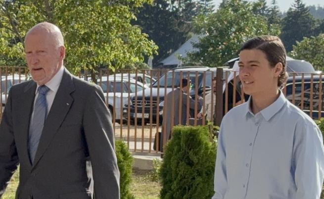 Внукът на цар Симеон II заминава за Шаолин след парад като гвардеец в Елин Пелин