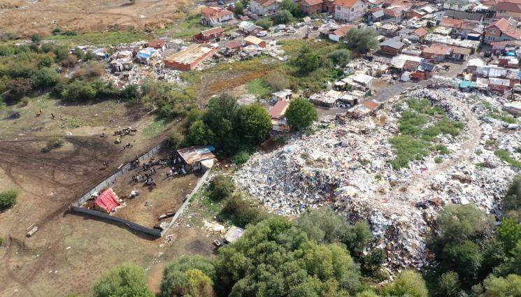 кон - Без храна и вода във Филиповци: Дръгливи коне умират в адски мъки