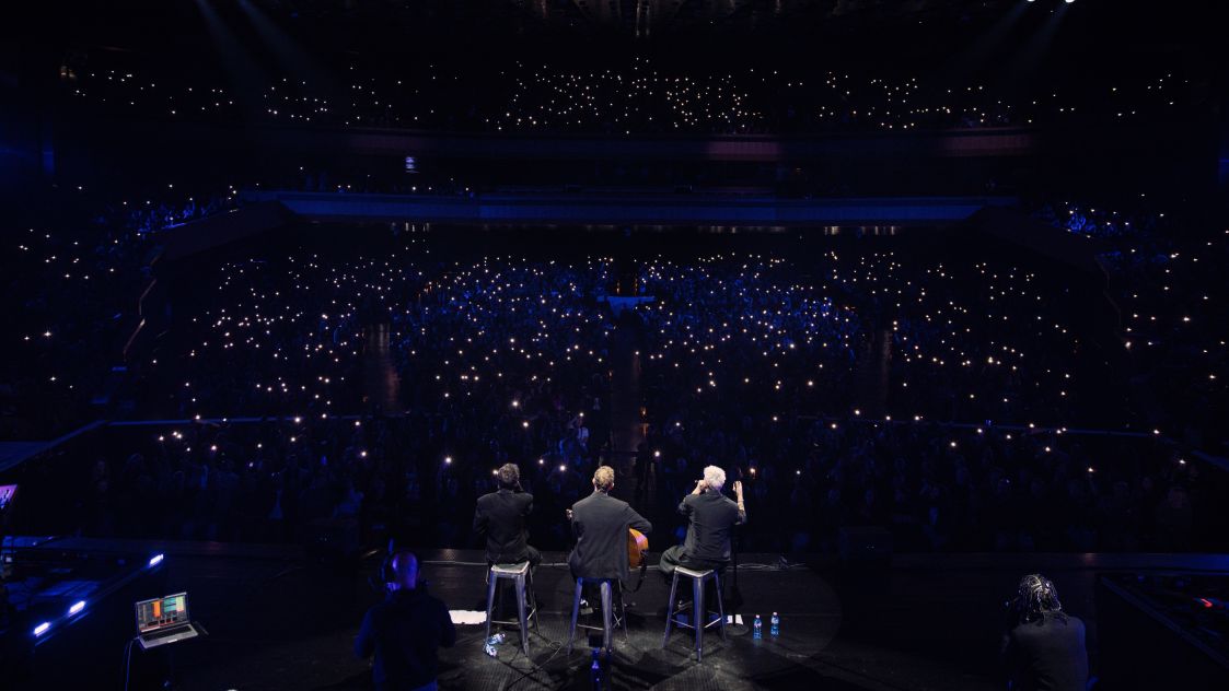 МОЛЕЦ разпродаде две дати в Зала 1 на НДК за предпремиерата на новия си албум “Параклис”