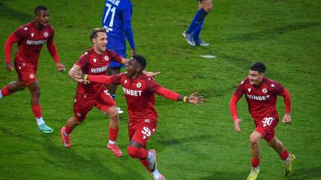 Джеймс Етоо