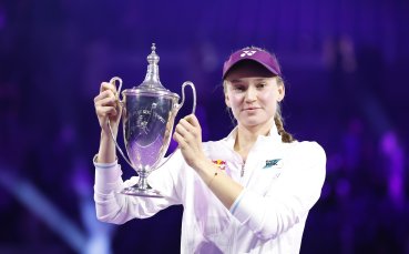 Страхотна Рибакина удари световната номер 1 за първа титла от Финалите на WTA
