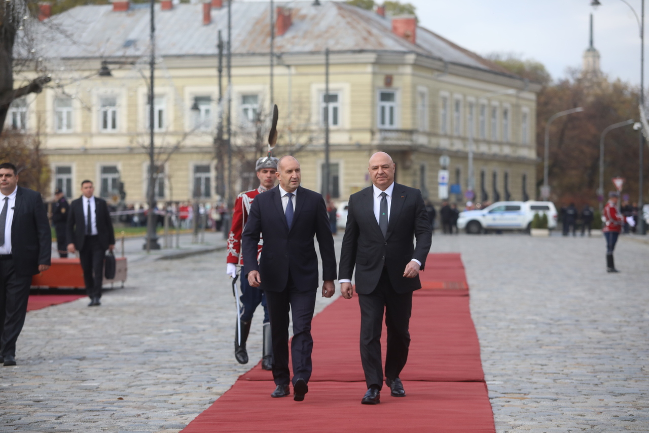 <p>Президентът Радев посрещна ливанския си колега Жозеф Аун в София.</p>