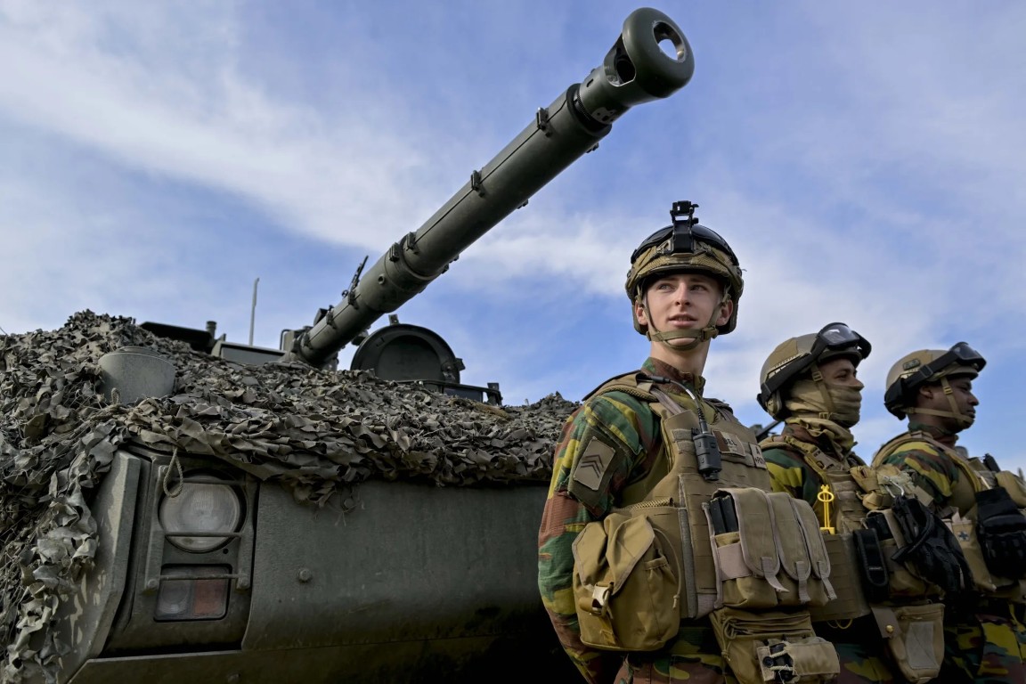 Белгия покани в армията 149 000 младежи на 17 години