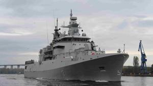 Военен ритуал за тържественото вдигане на военноморския флаг на Република