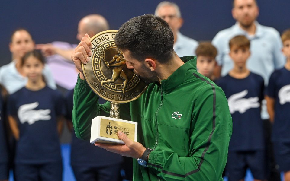 Джокович отпразнува 101-вата си титла със 