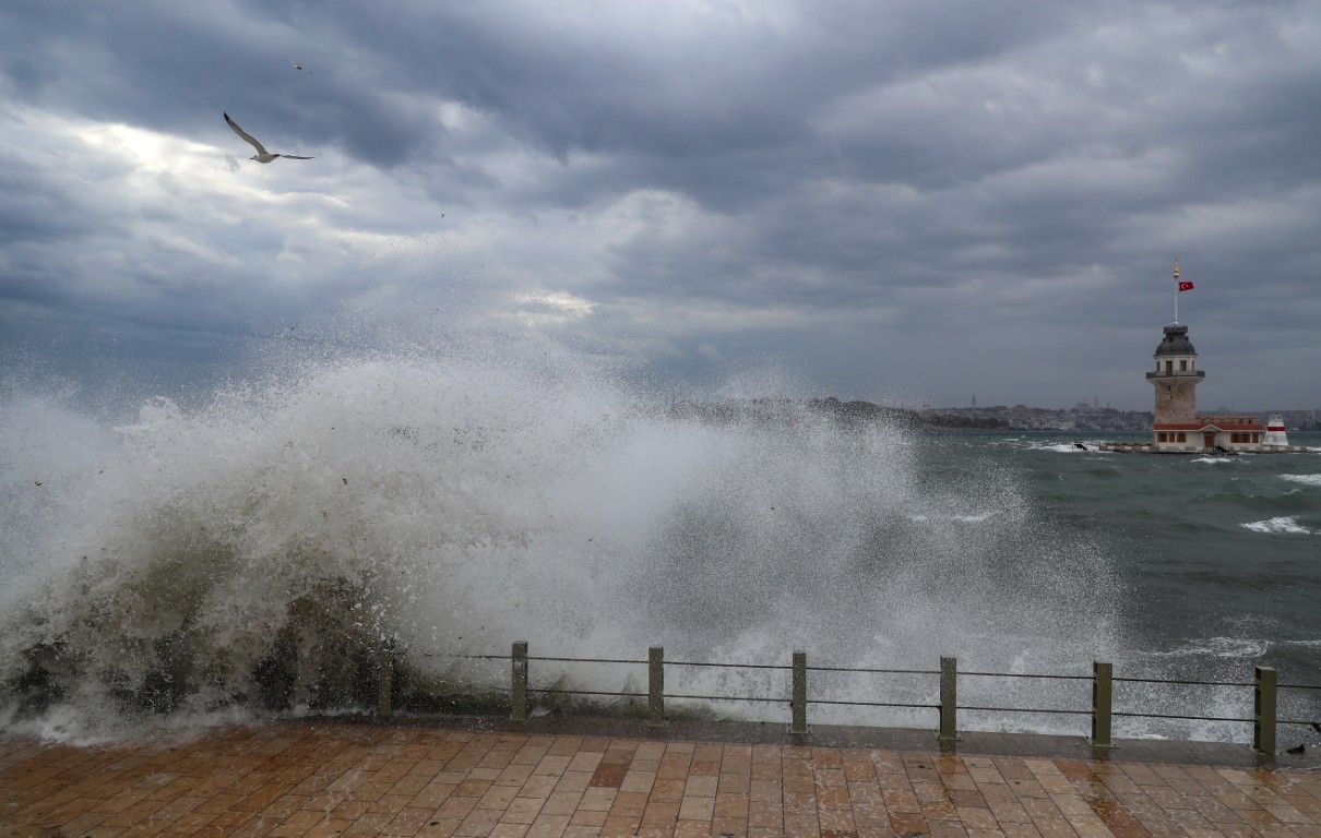 Ужасно време, торнадо и страшни бури в Турция