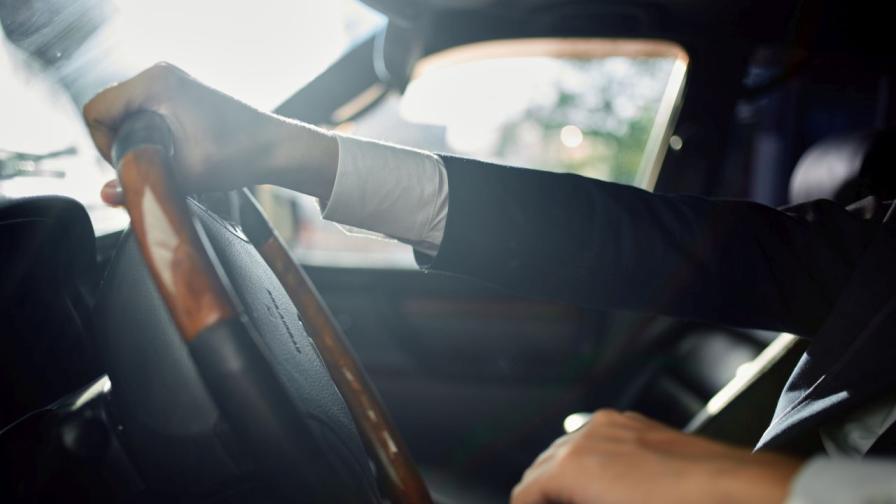 Кортеж на НСО в насрещното - шофьор едва избегна челен удар с охраната на президента на Ливан