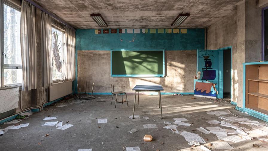 Живея в изоставено училище – и е истински филм на ужасите