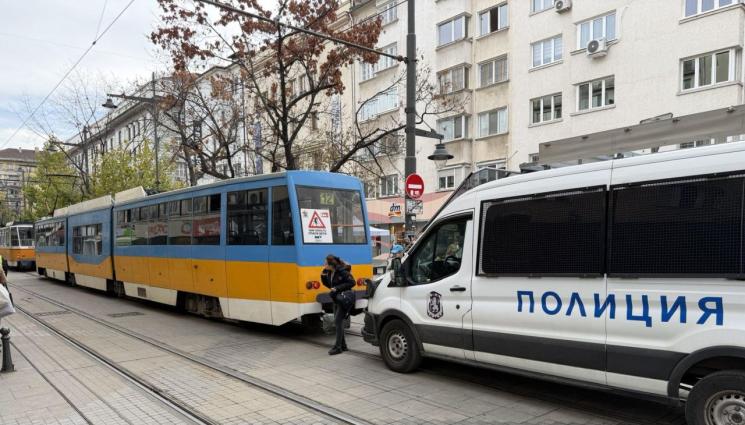 трамвай граф игнатиев - КОШМАРНО! Трамвай блъсна дете в центъра на София