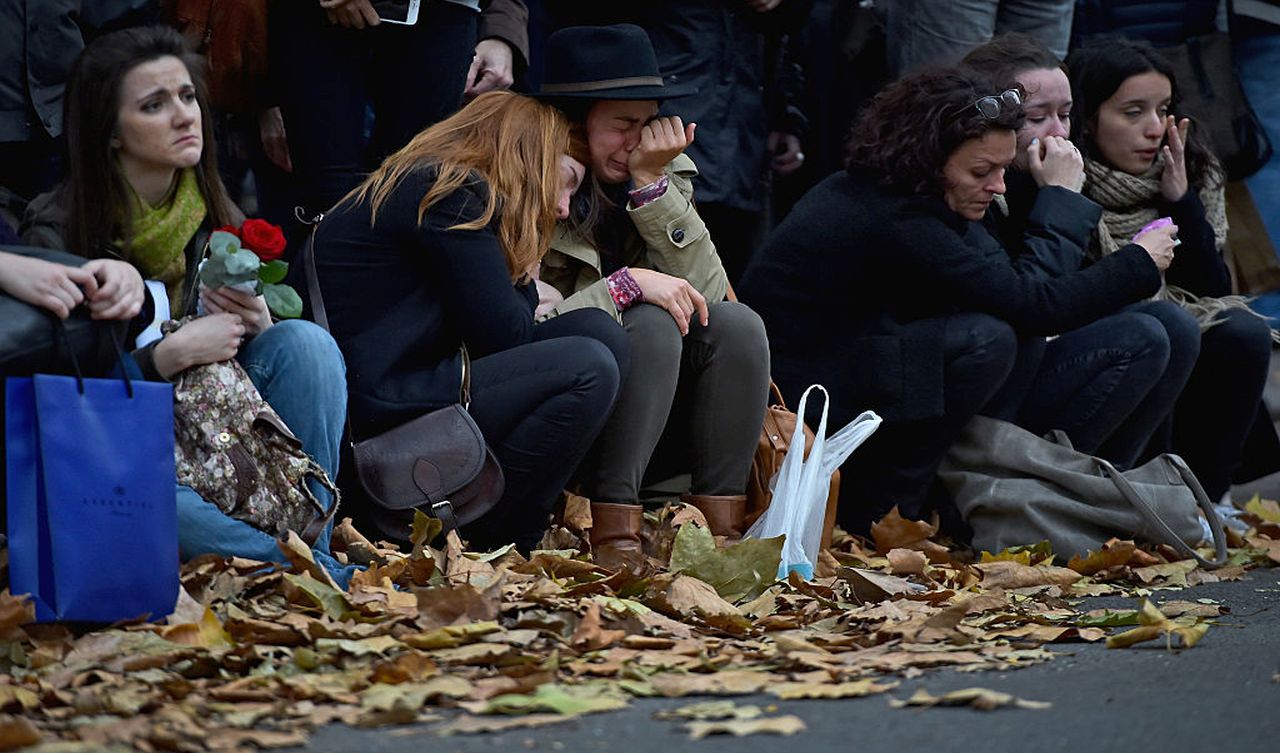 10 години след атентатите в Париж: Франция избра сигурността пред свободата