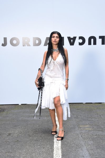 Миа Халифа1