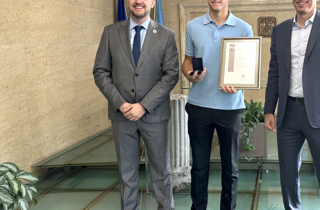 В Мраморното фоайе на Столична община кметът на София Васил