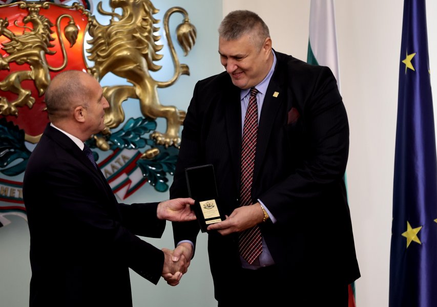 Президентът Румен Радев награди с Почетен знак изявени спортисти1